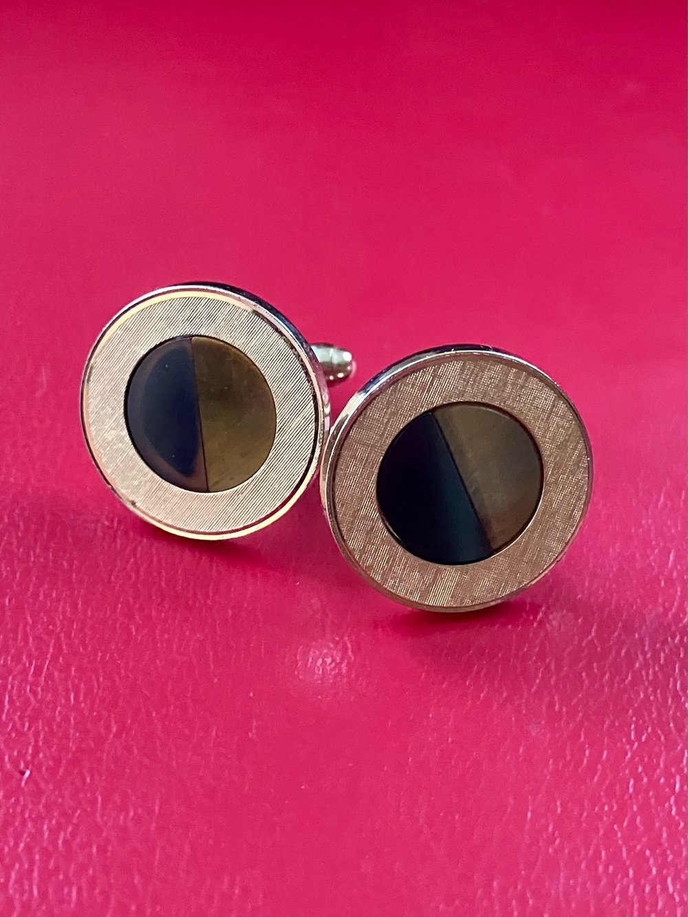 Gold and Black Round Men’s Cufflinks — Two-Tone Circular Design